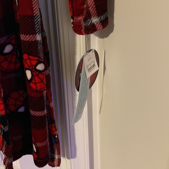 NWT Spider-Man Robe - Picture 3 of 5
